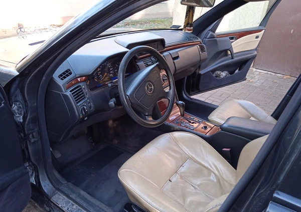 Mercedes-Benz Klasa E cena 19065 przebieg: 174500, rok produkcji 1999 z Otwock małe 172